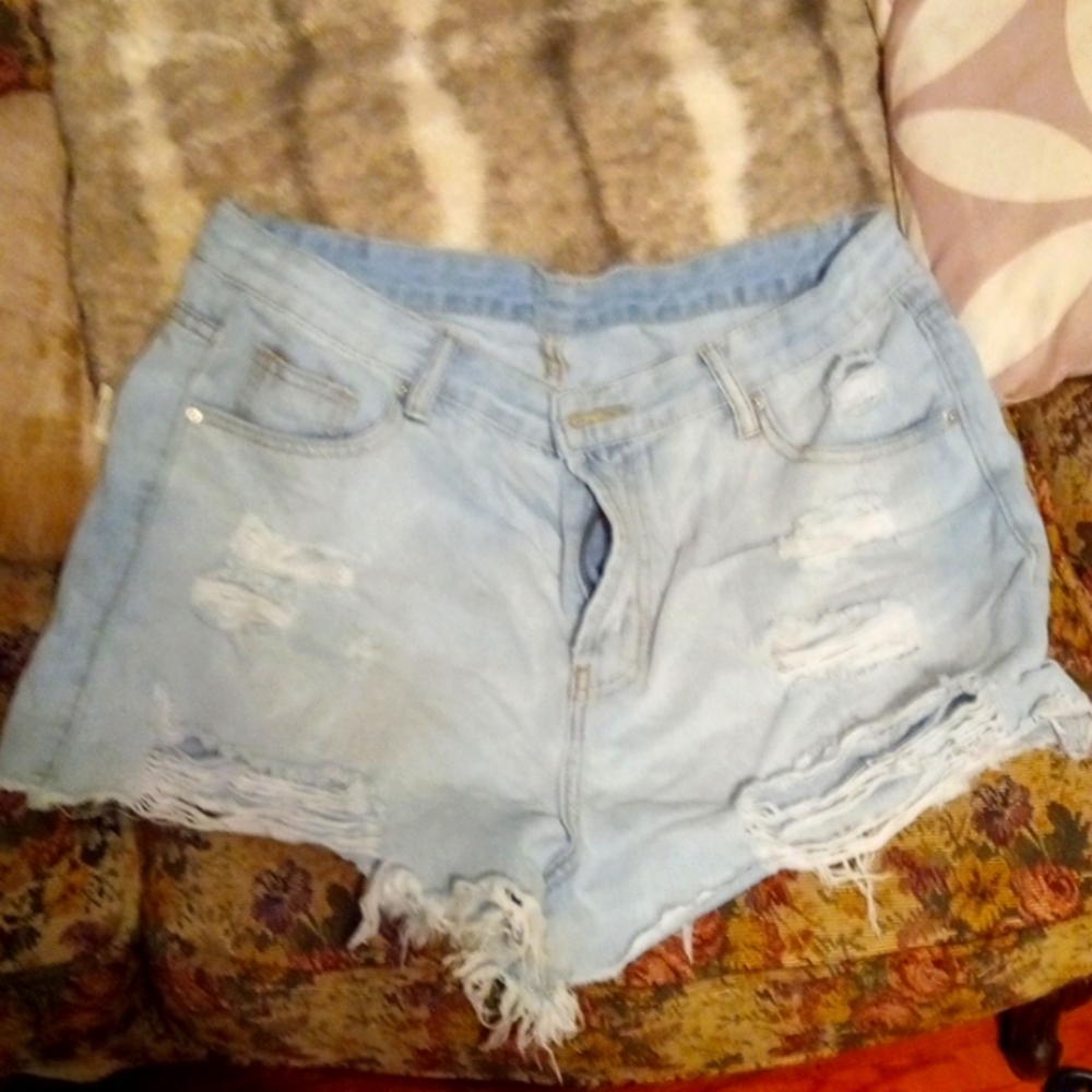 Ripped denim shorts